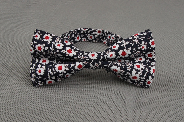 Red and White Floral Bow Tie