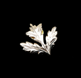 Gold Mapel Leaf Lapel Pin
