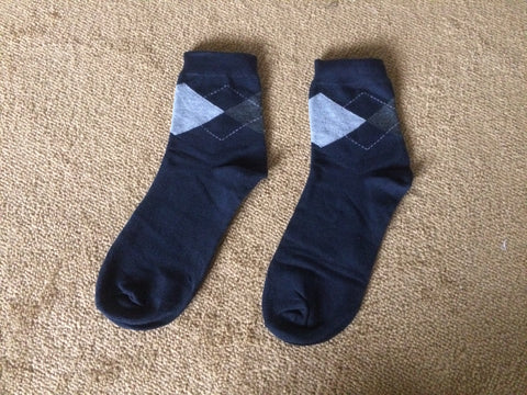 Minimal Argyle Pattern Socks 3