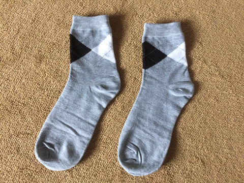 Minimal Argyle Pattern Socks 5