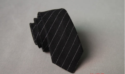 Diagonal Pin Stripe Skinny Tie (Black & White)